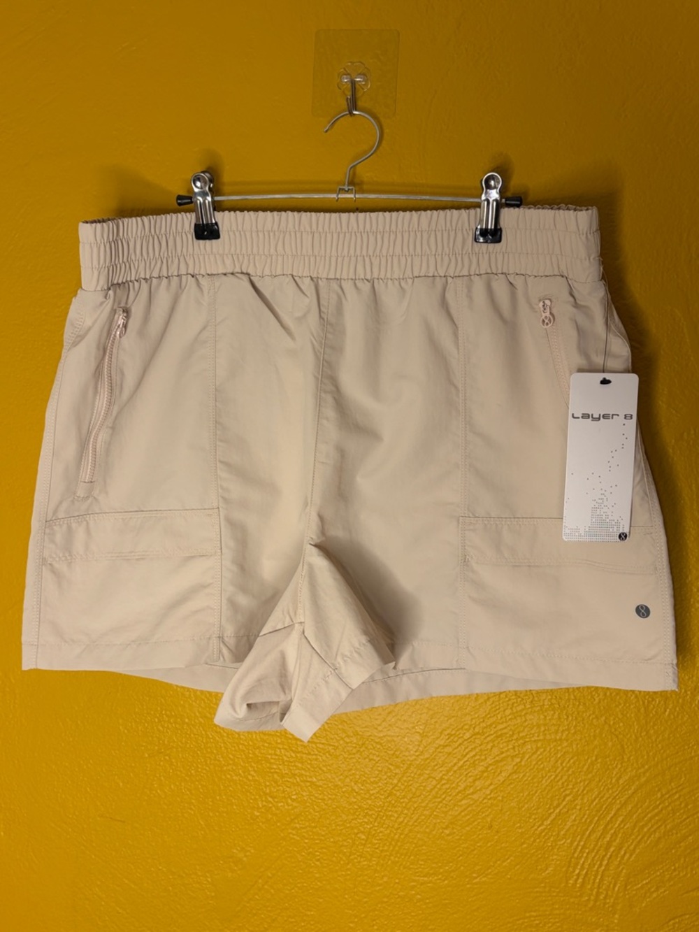 Layer 8 Women's Light Cream Elastic-Waist Night Walk Cargo Shorts NWT Sz XL